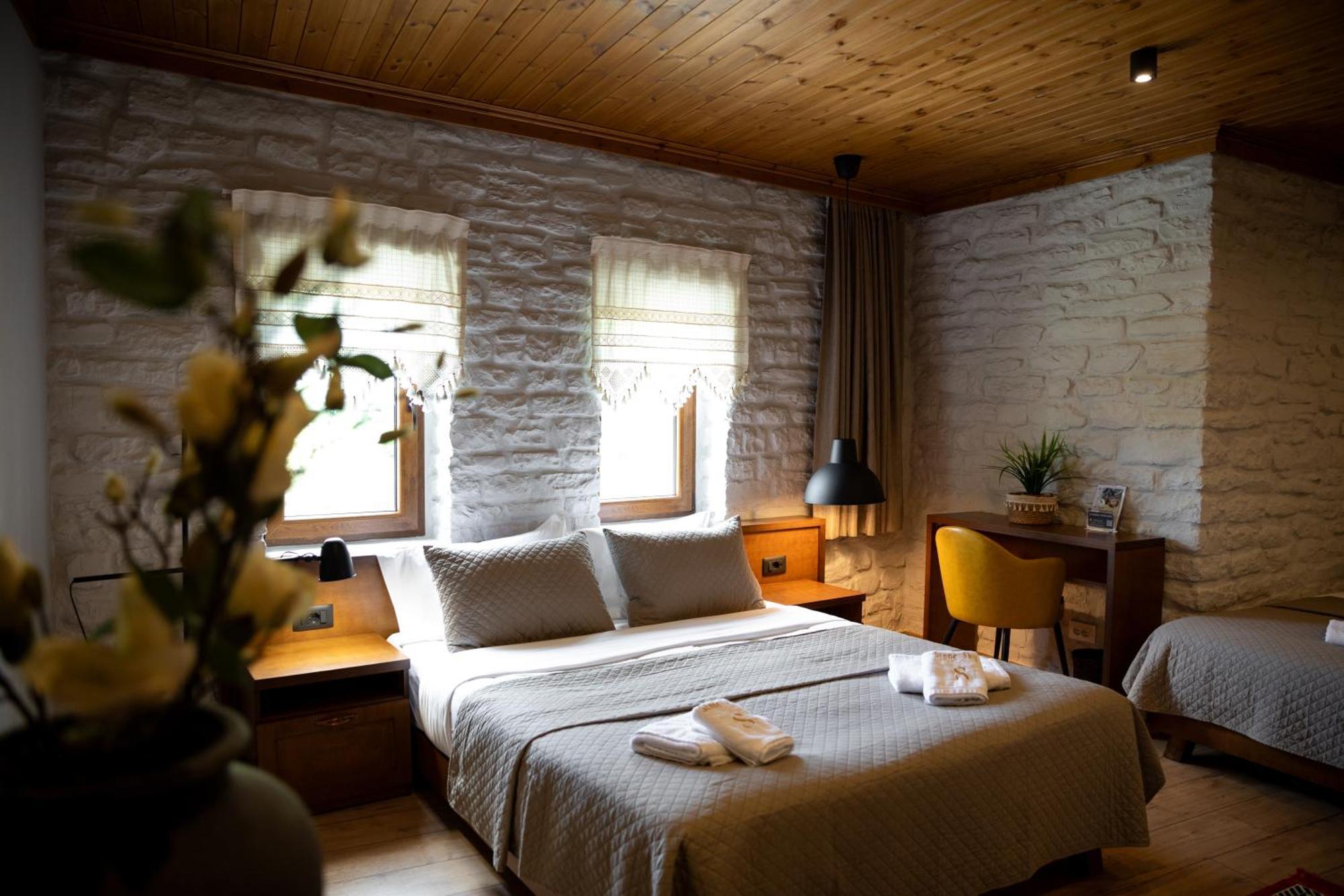 The Stone Sky Hotel Gjirokaster Ngoại thất bức ảnh