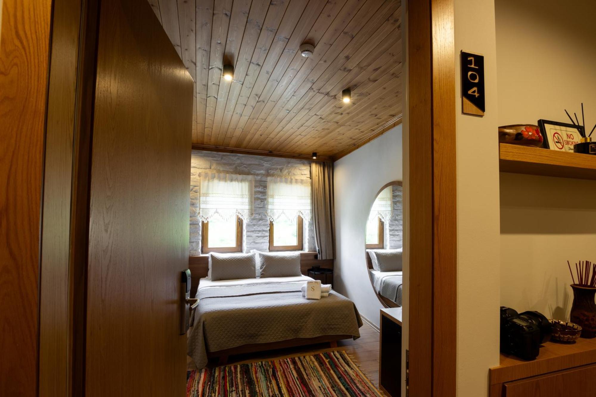 The Stone Sky Hotel Gjirokaster Ngoại thất bức ảnh