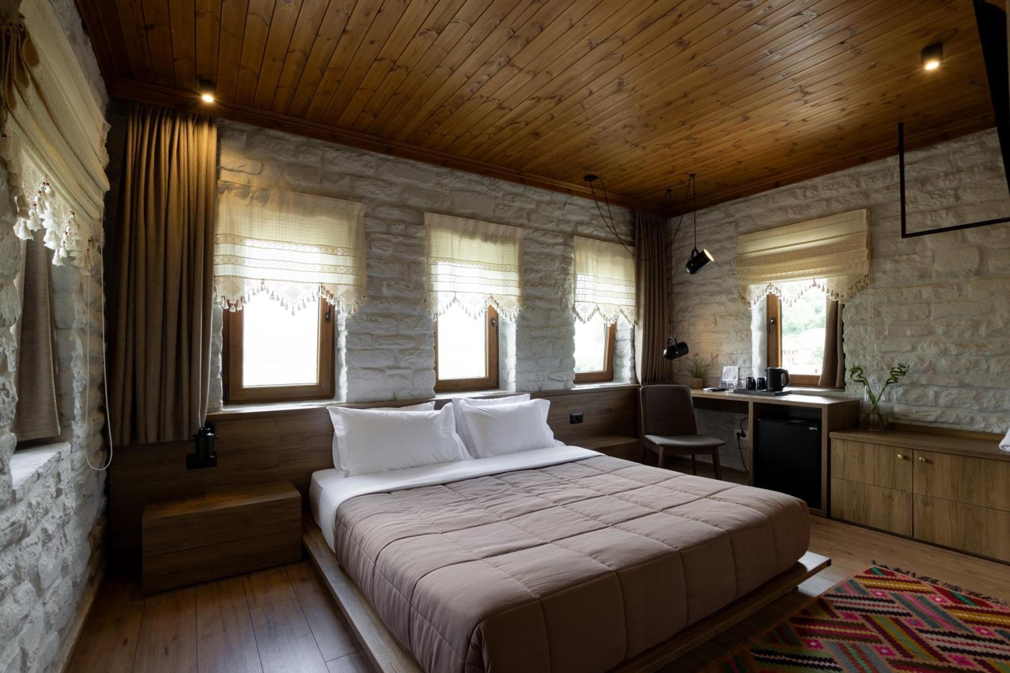 The Stone Sky Hotel Gjirokaster Ngoại thất bức ảnh