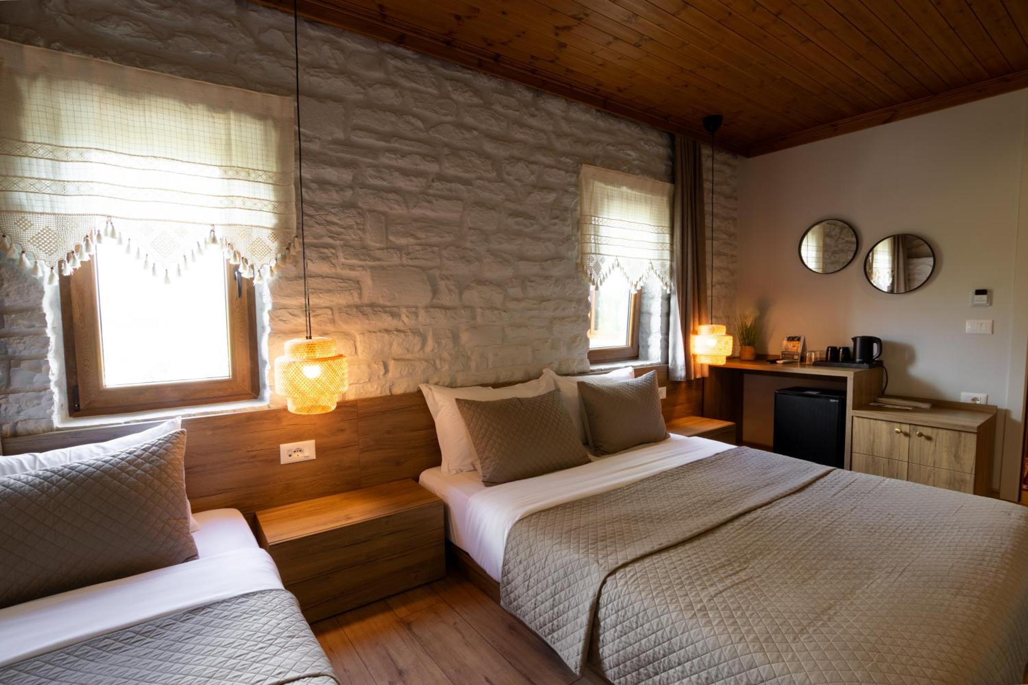 The Stone Sky Hotel Gjirokaster Ngoại thất bức ảnh
